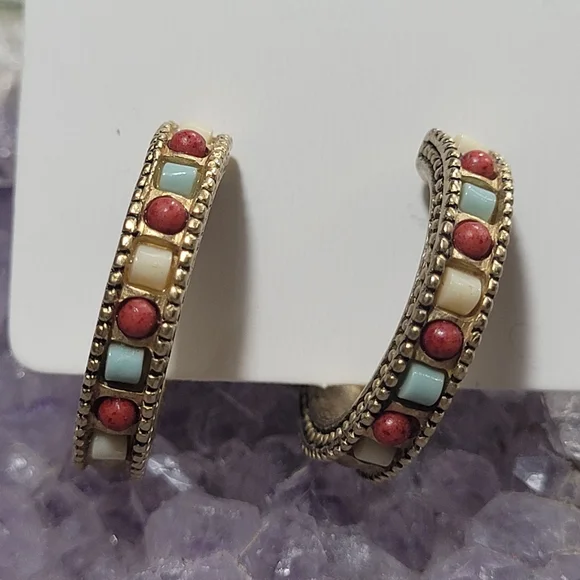 Liz Claiborne C Hoop Earrings. - Picture 9 of 9